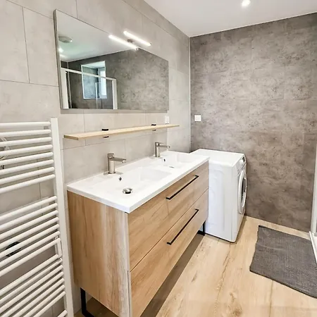 Renoves Pour 8 Pers - Piscine Privee, Cantal
