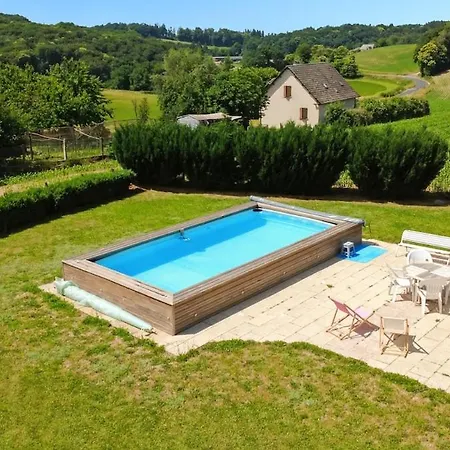 Casa de Férias Renoves Pour 8 Pers - Piscine Privee, Cantal