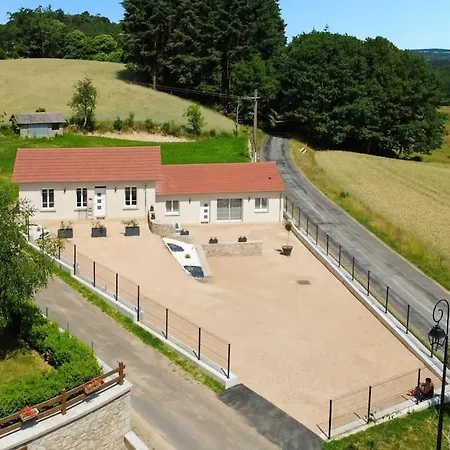 Renoves Pour 8 Pers - Piscine Privee, Cantal Semesterbostad Ladinhac