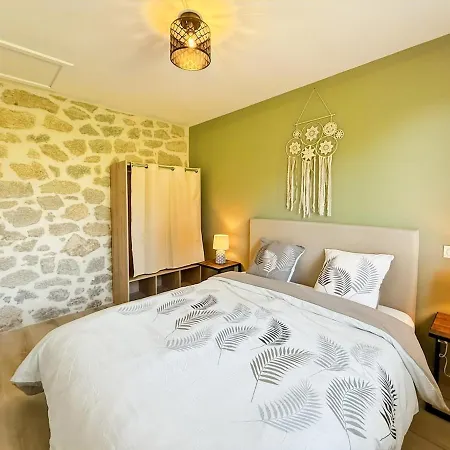 Renoves Pour 8 Pers - Piscine Privee, Cantal