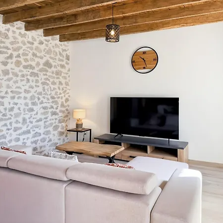Renoves Pour 8 Pers - Piscine Privee, Cantal Semesterbostad *