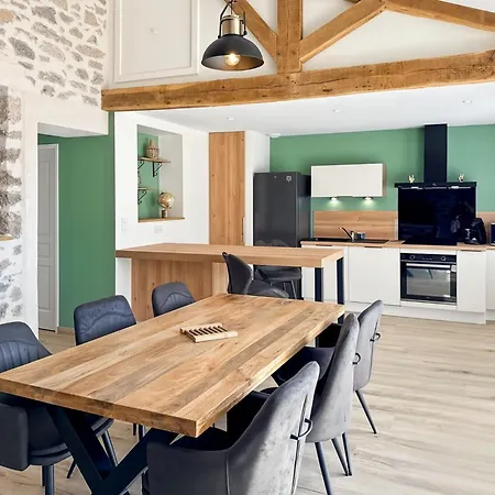 Renoves Pour 8 Pers - Piscine Privee, Cantal Casa de Férias Ladinhac